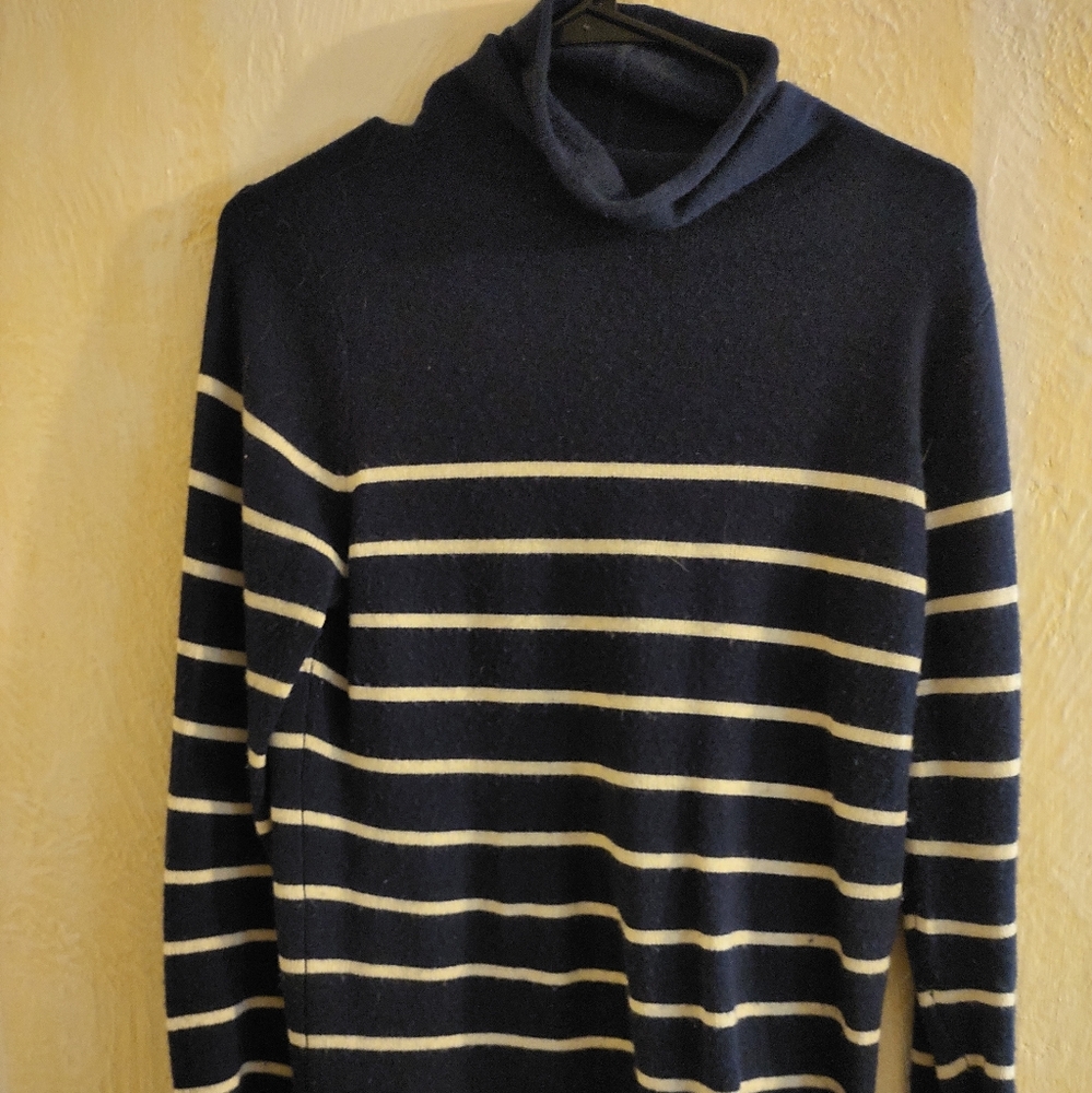 Soo soft Cashmere Wool turtle neck